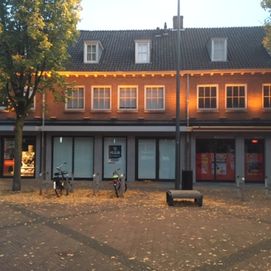 Hotel natuurstenen gevel